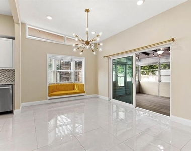 2614 W Henry Avenue - Photo Thumbnail 10