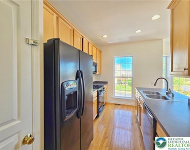 5293 Chandler Way - Photo Thumbnail 10