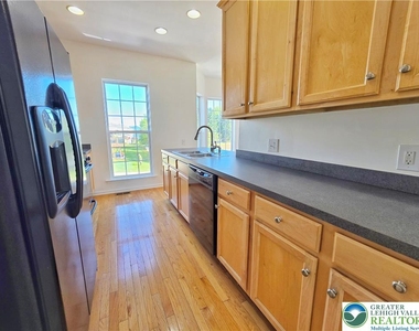 5293 Chandler Way - Photo Thumbnail 9