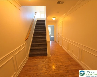 5293 Chandler Way - Photo Thumbnail 3