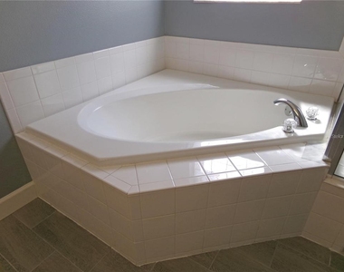 5605 Tanagerlake Road - Photo Thumbnail 13