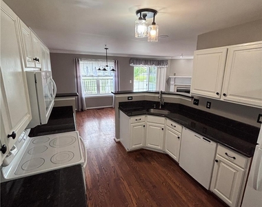 207 Hampshire - Photo Thumbnail 28