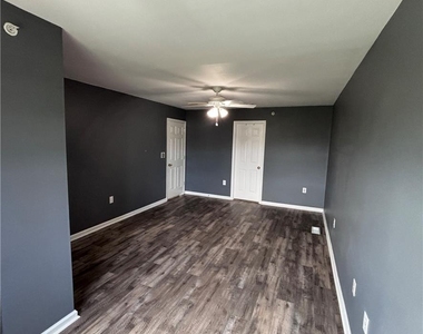 207 Hampshire - Photo Thumbnail 20