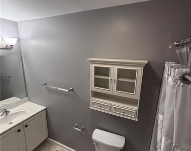 207 Hampshire - Photo Thumbnail 6