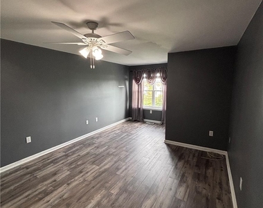 207 Hampshire - Photo Thumbnail 22