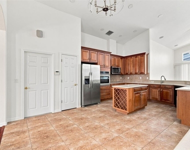 27417 Silver Thatch Drive - Photo Thumbnail 13