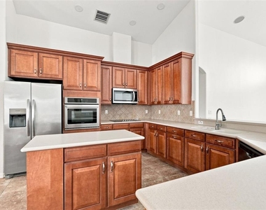 27417 Silver Thatch Drive - Photo Thumbnail 12