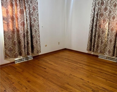 416 E Tioga Street - Photo Thumbnail 10