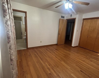 416 E Tioga Street - Photo Thumbnail 9