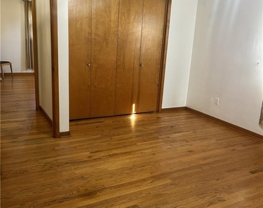 416 E Tioga Street - Photo Thumbnail 11