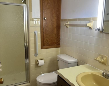 416 E Tioga Street - Photo Thumbnail 12
