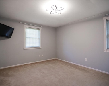 2926 Whitemarsh Place - Photo Thumbnail 7
