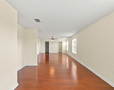 8826 Royal Enclave Boulevard - Photo Thumbnail 21