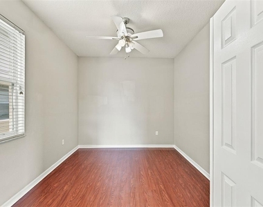 8826 Royal Enclave Boulevard - Photo Thumbnail 17