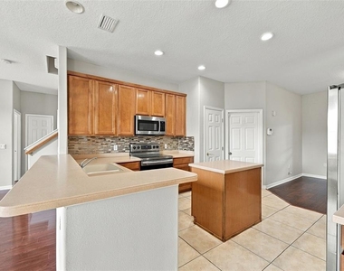 8826 Royal Enclave Boulevard - Photo Thumbnail 10