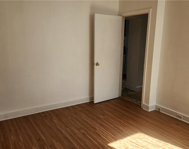 527 Wyandotte Street - Photo Thumbnail 13