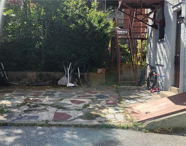 527 Wyandotte Street - Photo Thumbnail 2