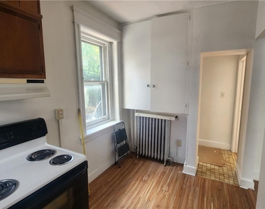 527 Wyandotte Street - Photo Thumbnail 4