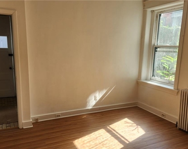 527 Wyandotte Street - Photo Thumbnail 11