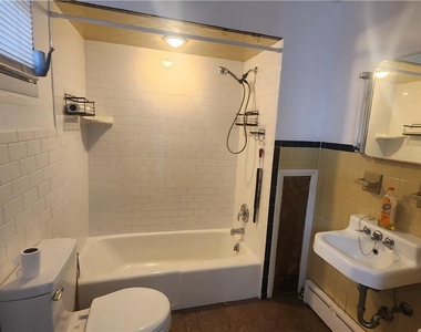 527 Wyandotte Street - Photo Thumbnail 10
