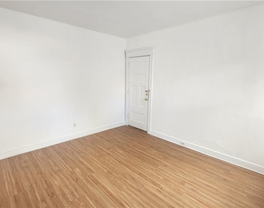 527 Wyandotte Street - Photo Thumbnail 9