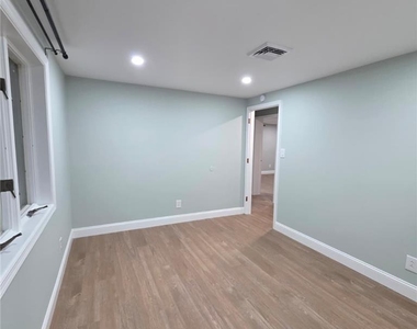 1117 Grosstown Road - Photo Thumbnail 11