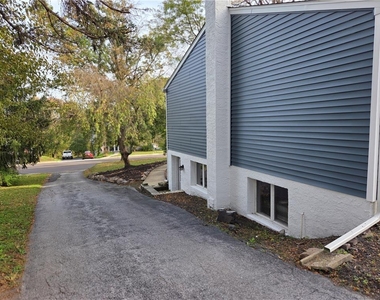 1117 Grosstown Road - Photo Thumbnail 3