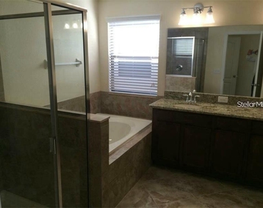 1215 Ballard Green Place - Photo Thumbnail 5