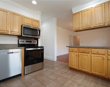 728 E 6th Street - Photo Thumbnail 6