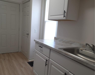 632 Ontario Street - Photo Thumbnail 6