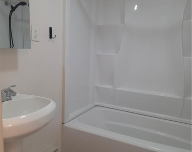 632 Ontario Street - Photo Thumbnail 8
