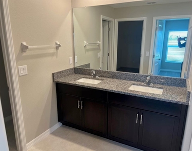 15420 Miller Creek Drive - Photo Thumbnail 3