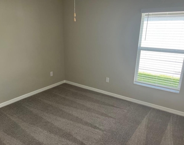 15420 Miller Creek Drive - Photo Thumbnail 10