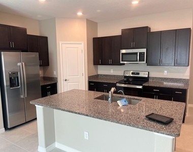 15420 Miller Creek Drive - Photo Thumbnail 7