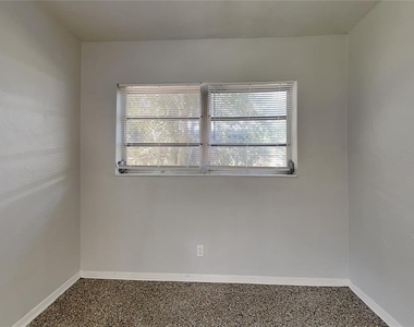 1505 E Genesee Street - Photo Thumbnail 4