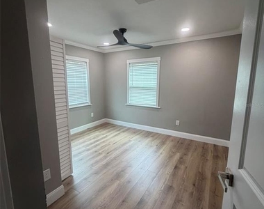 101 W Lemon Street - Photo Thumbnail 8