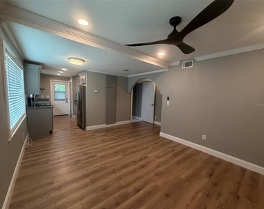 101 W Lemon Street - Photo Thumbnail 5