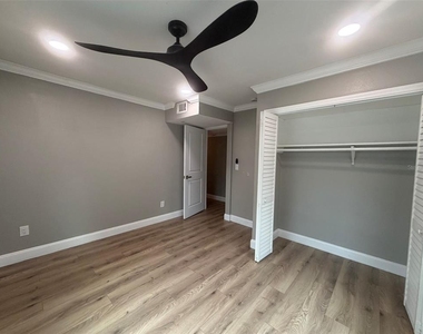 101 W Lemon Street - Photo Thumbnail 9