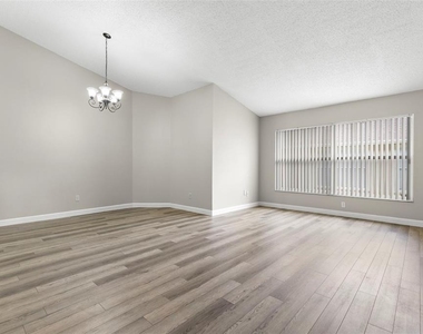 17504 Woodthrush Place - Photo Thumbnail 5