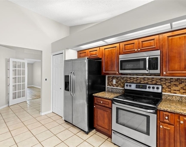 17504 Woodthrush Place - Photo Thumbnail 14