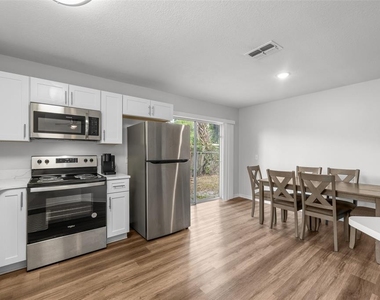 8013 N Alaska Street - Photo Thumbnail 10