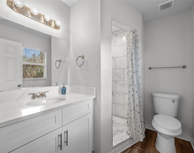 8013 N Alaska Street - Photo Thumbnail 15