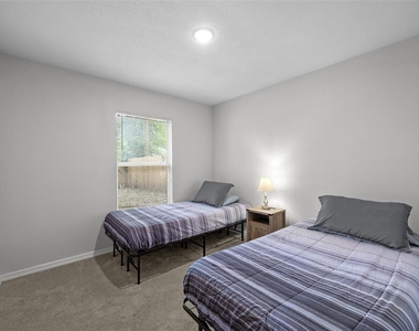 8013 N Alaska Street - Photo Thumbnail 20