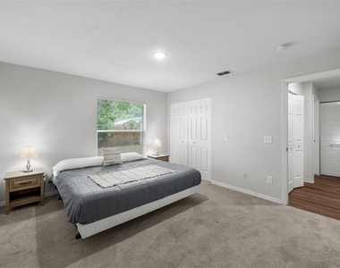 8013 N Alaska Street - Photo Thumbnail 12