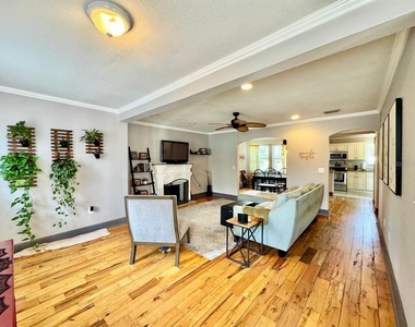 4904 N Highland Avenue - Photo Thumbnail 2