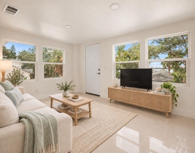 607 N Osceola Avenue - Photo Thumbnail 5