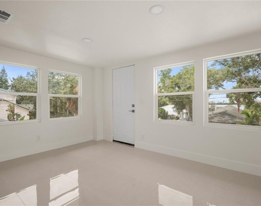 607 N Osceola Avenue - Photo Thumbnail 6