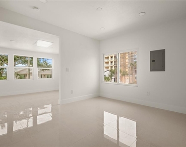 607 N Osceola Avenue - Photo Thumbnail 3