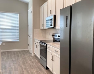 33879 Astoria Cir - Photo Thumbnail 2