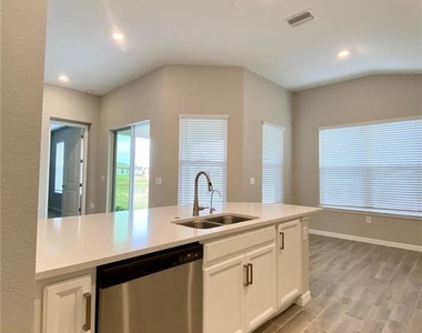 33879 Astoria Cir - Photo Thumbnail 9